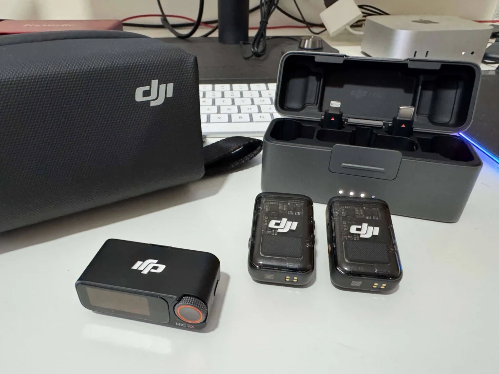 Mis micrófonos DJI Mic preparados para grabación de audio con calidad profesional.